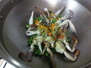 韩式梭子蟹炒年糕的做法 步骤2