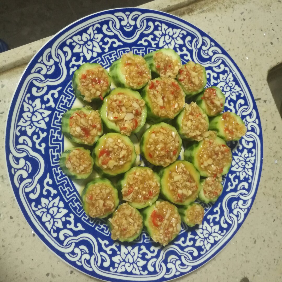 只需要五分钟就可以的美味蒜蓉蒸丝瓜