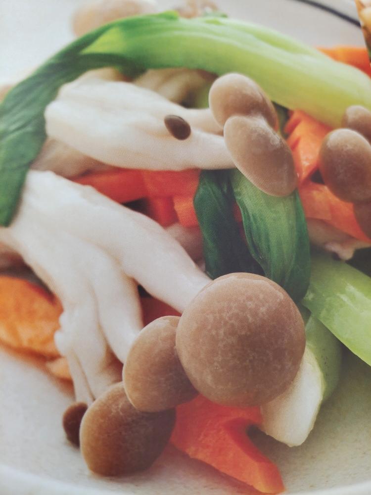 美善品蔬食类。青菜鸿喜菇（台湾四季家常菜）的做法