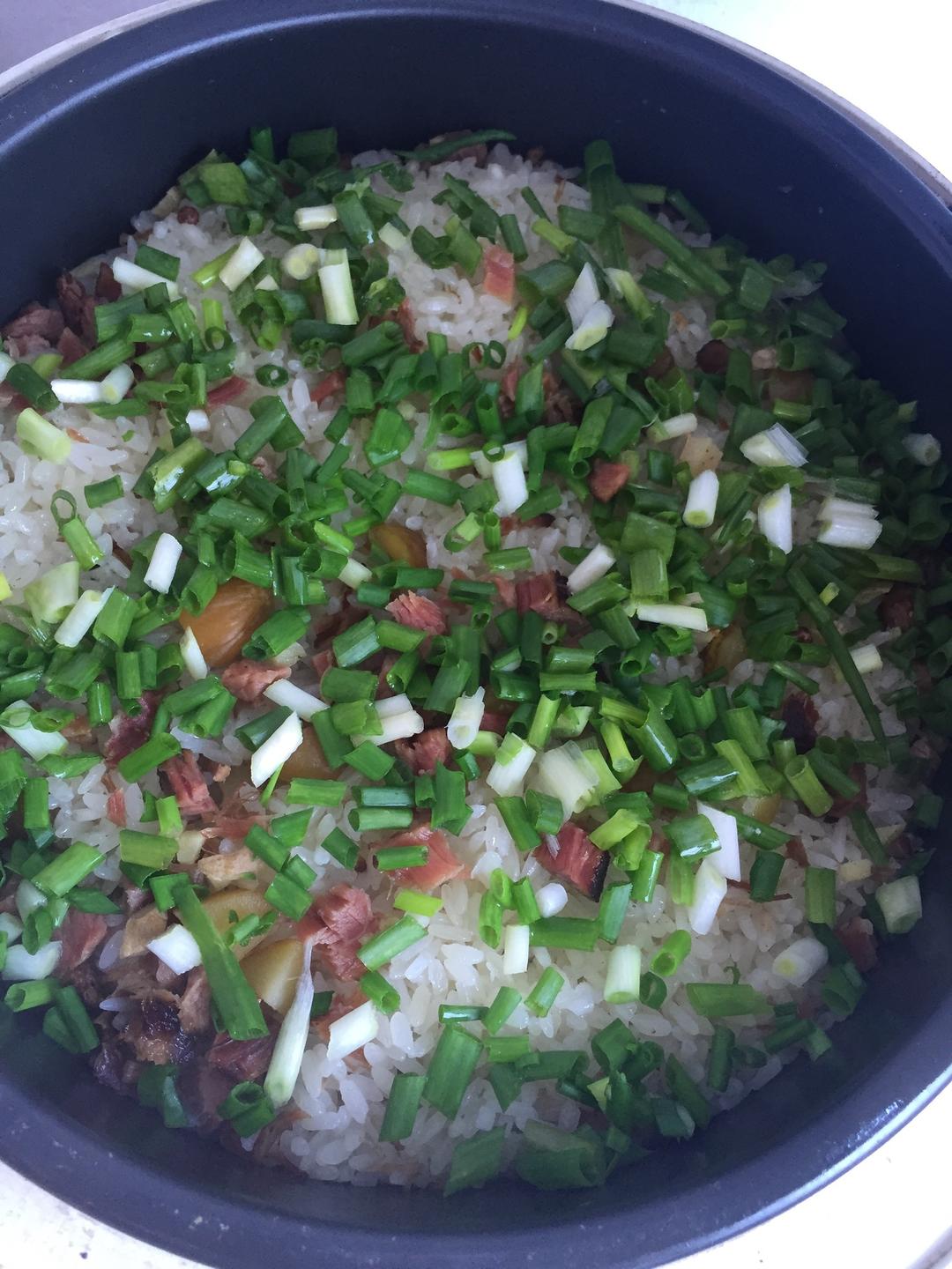 超好吃的板栗腊肉糯米饭