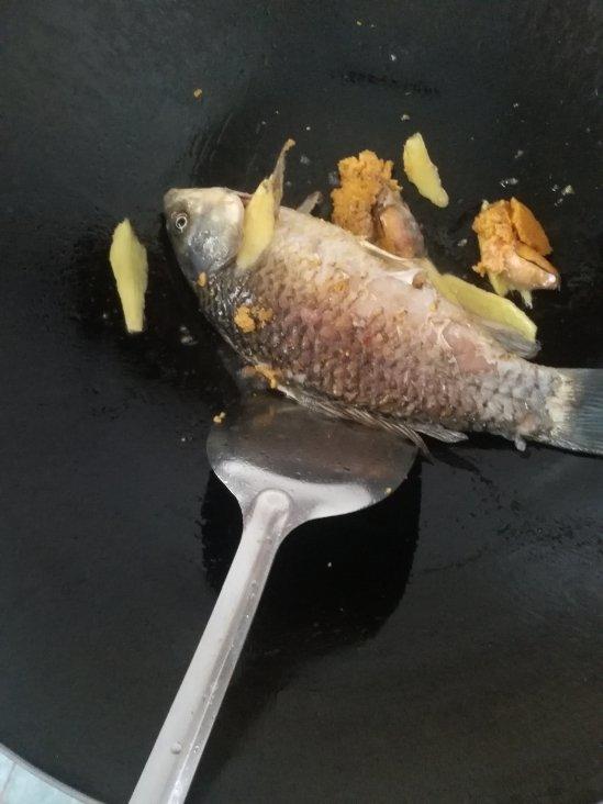 比烤的还好吃的煎鲫鱼