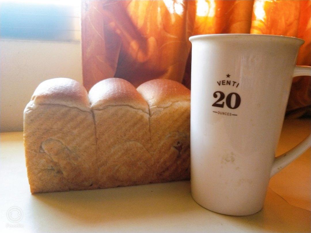 烫种酸奶蛋白吐司