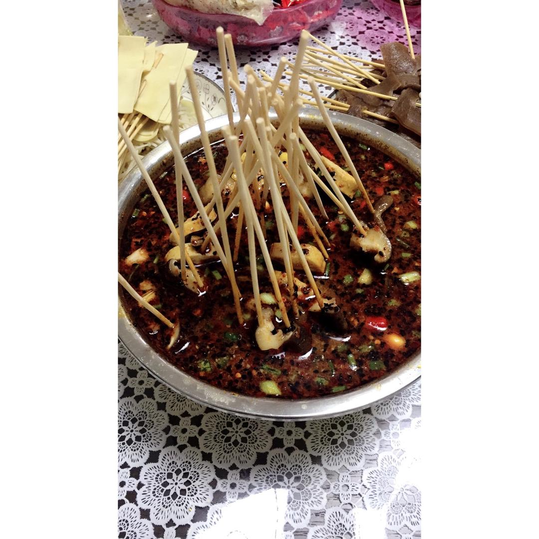 不吃路边摊，不放添加剂，自己在家就能做超好吃的串串香（红油钵钵鸡）