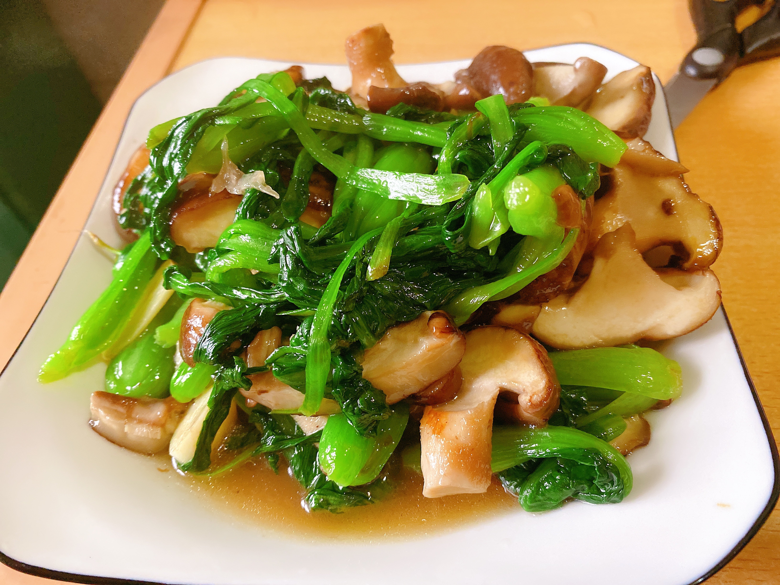 蚝油青菜香菇的做法