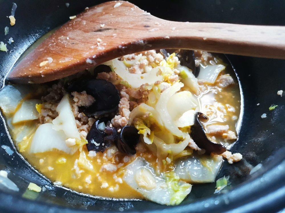 白菜猪肉炒木耳