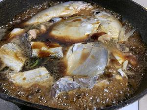 酱烧海杂鱼的做法 步骤3