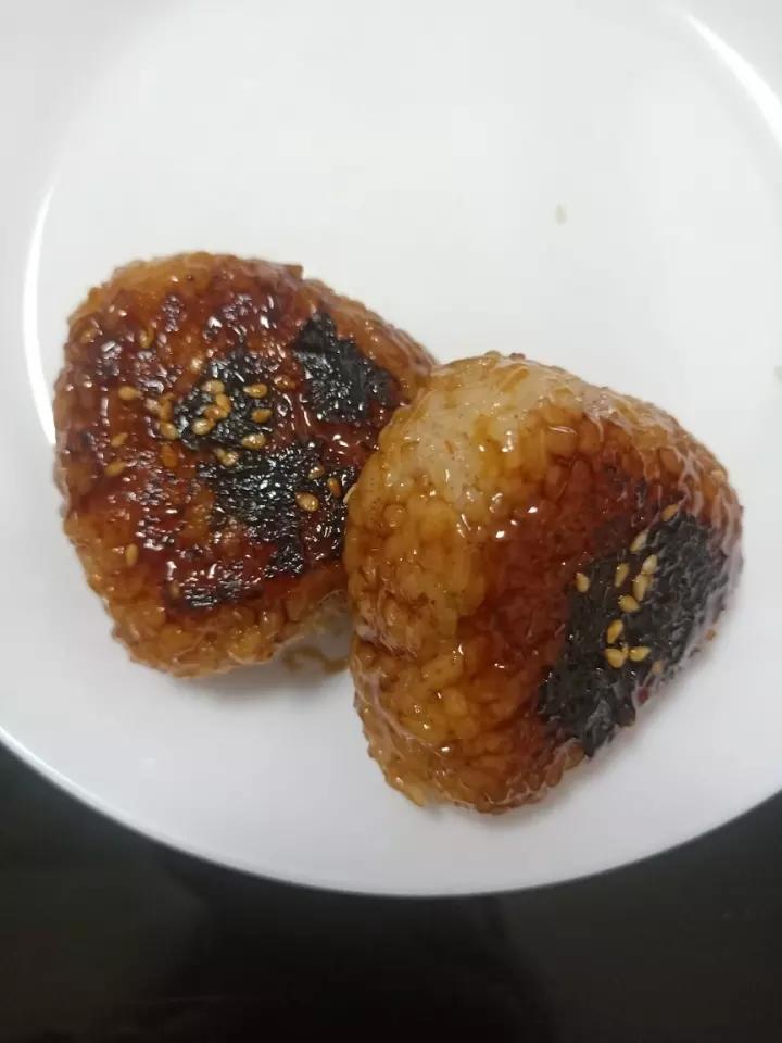 日式酱油烤饭团