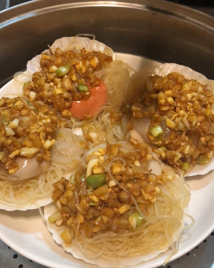 蒜蓉粉丝蒸扇贝粉丝入味有诀窍