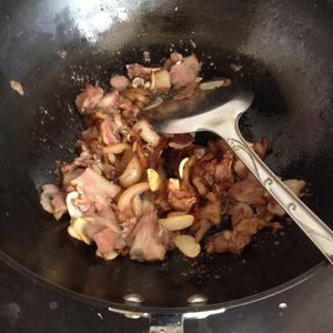 韩国泡菜炒猪头肉的做法 步骤5