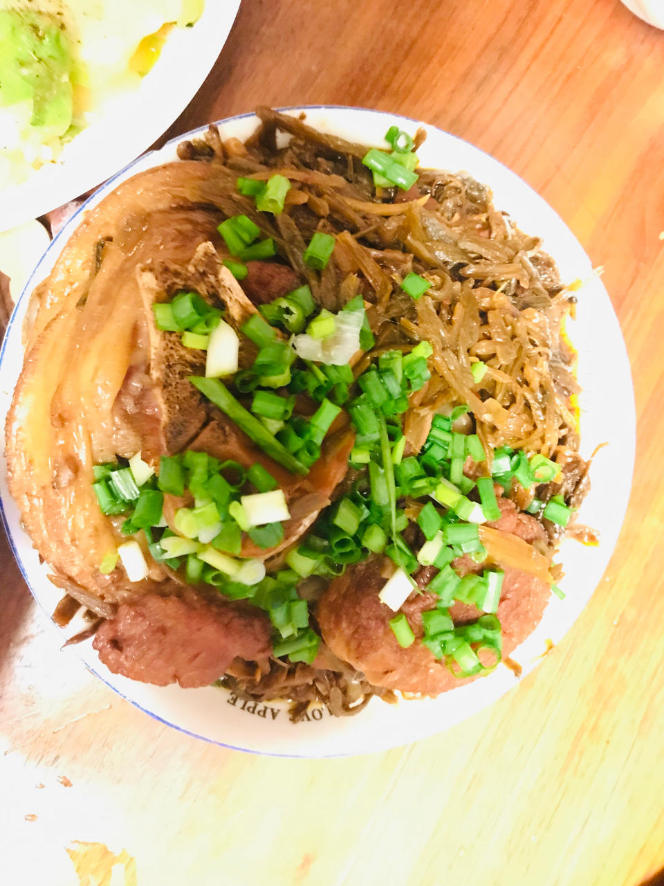 盐菜肘子