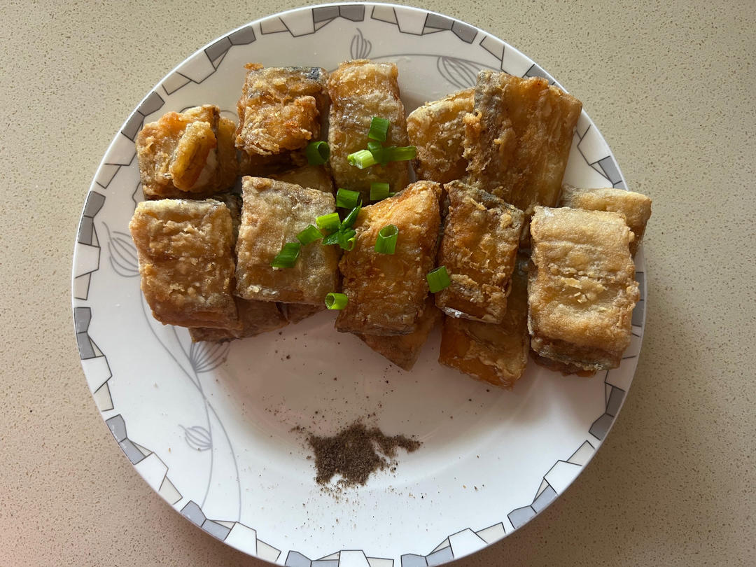 炸带鱼段(一点小窍门油就不浑了)