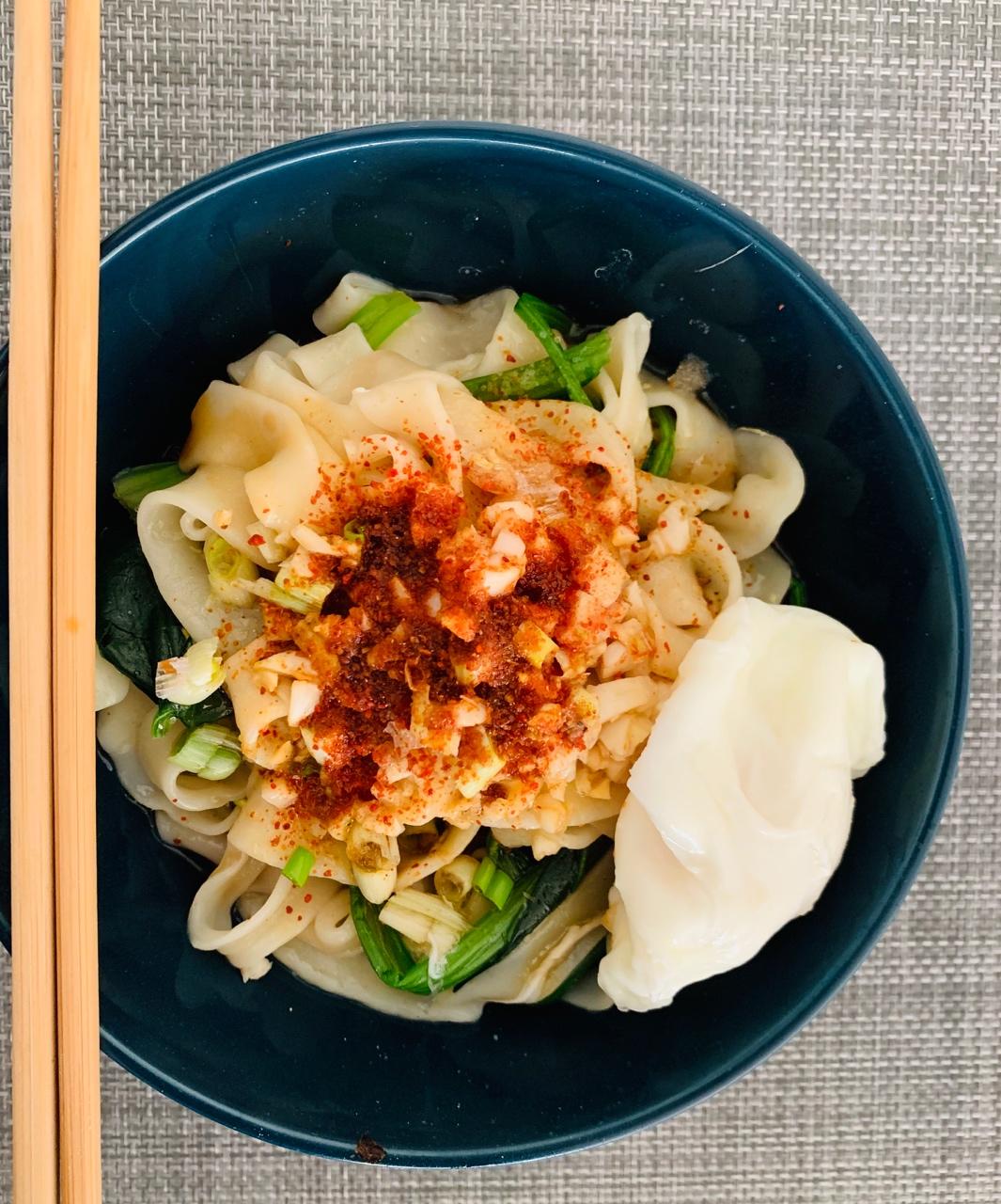 【油泼面】超级快手，好吃到炸裂😋