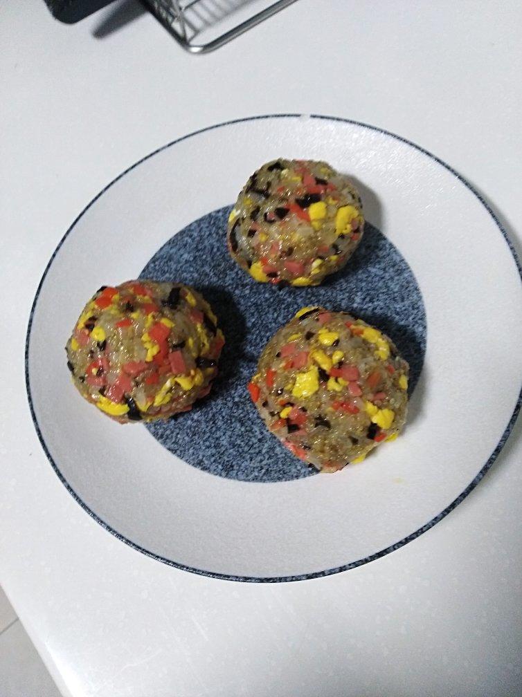 三色藜麦蔬菜饭团