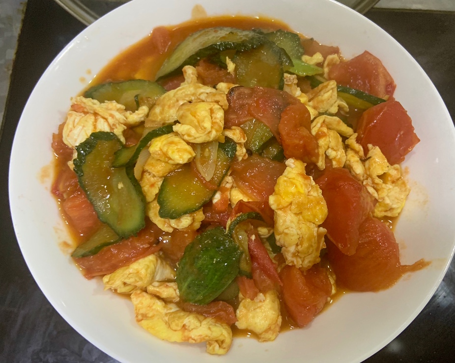 西红柿黄瓜炒鸡蛋的做法