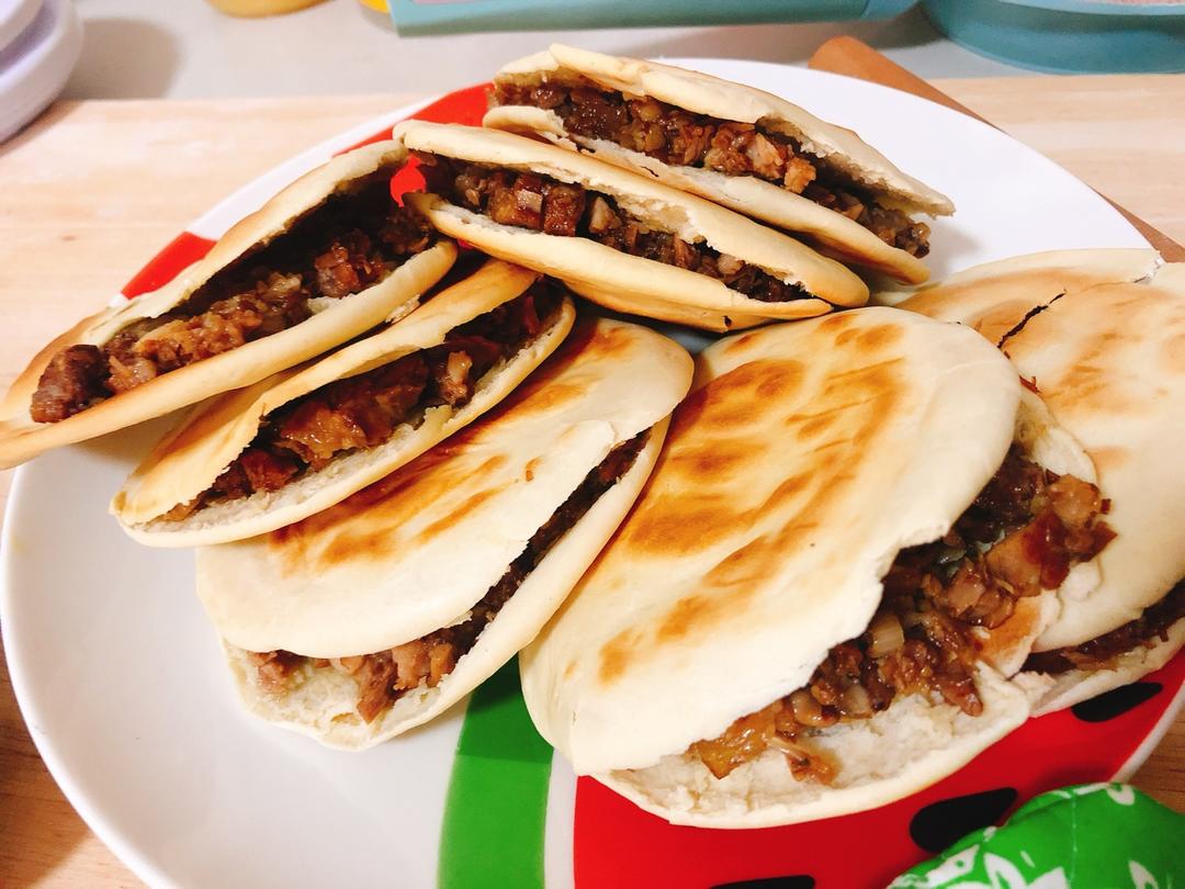 软语气做的肉夹馍(白吉馍的制作)