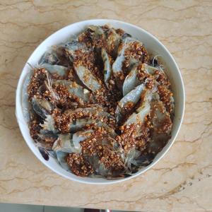 蒜蓉粉丝蒸虾（秋葵）的做法 步骤9