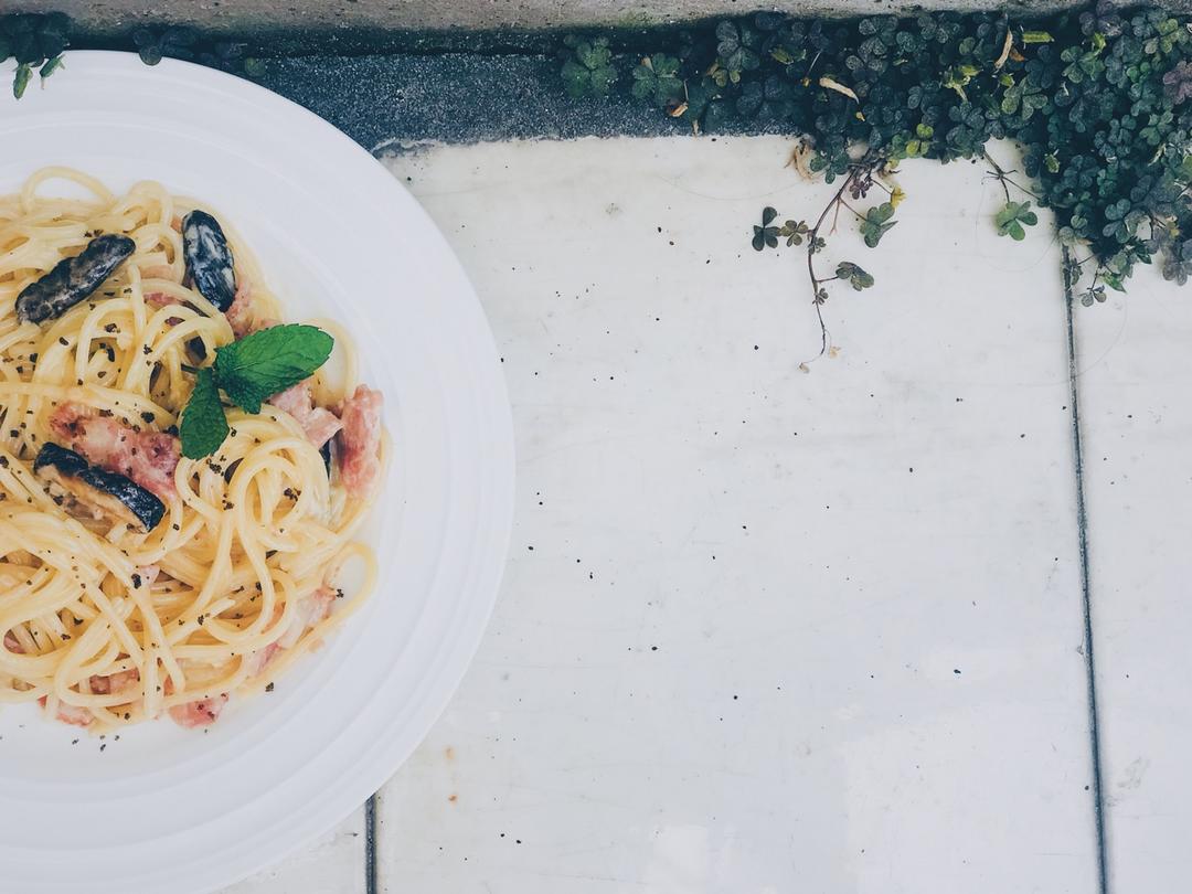 白蘑菇奶油培根意面