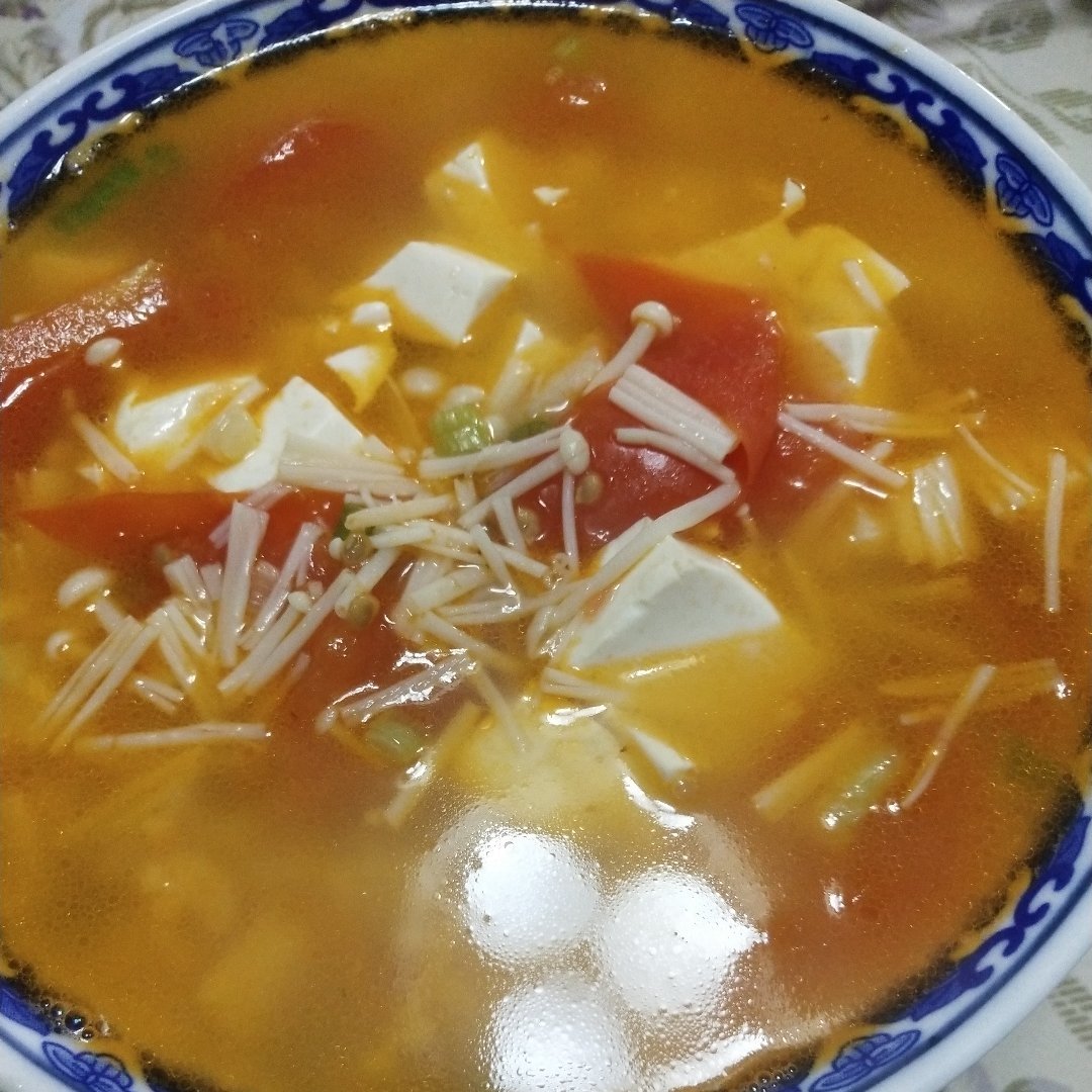 金针菇番茄豆腐汤