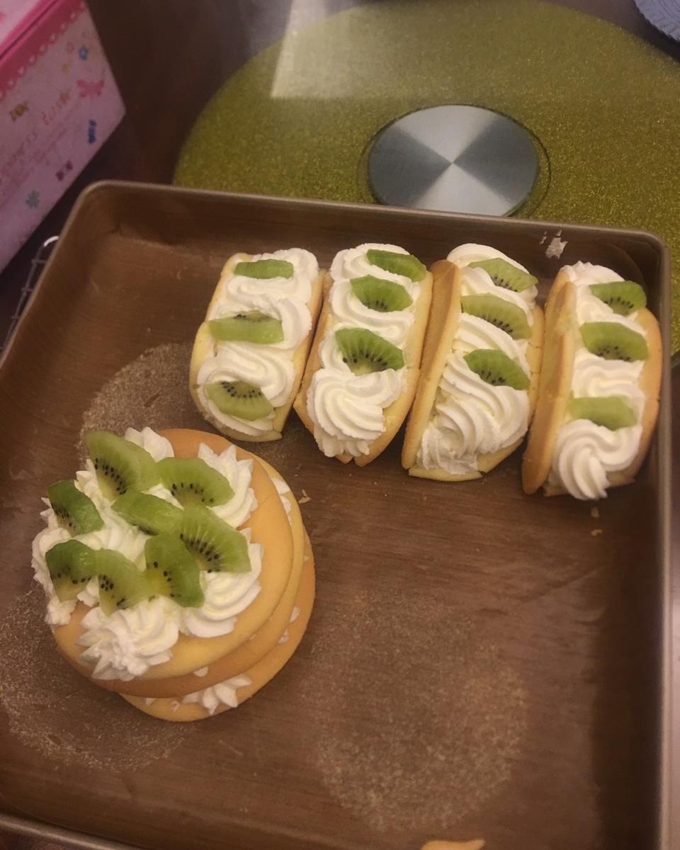 韩国最热门的甜品店Le Bread Lab的草莓蛋糕卷