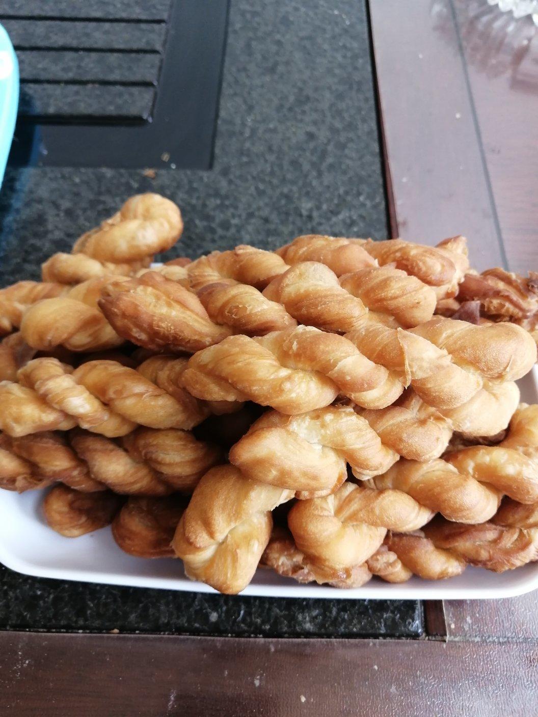 酥脆小麻花(咸味、甜味)