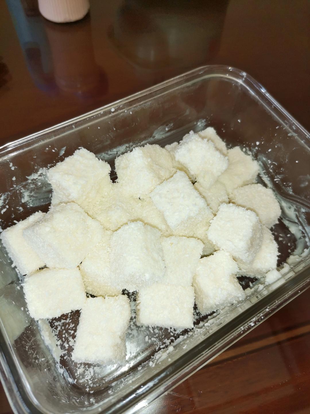 完胜85度C牛奶椰丝小方