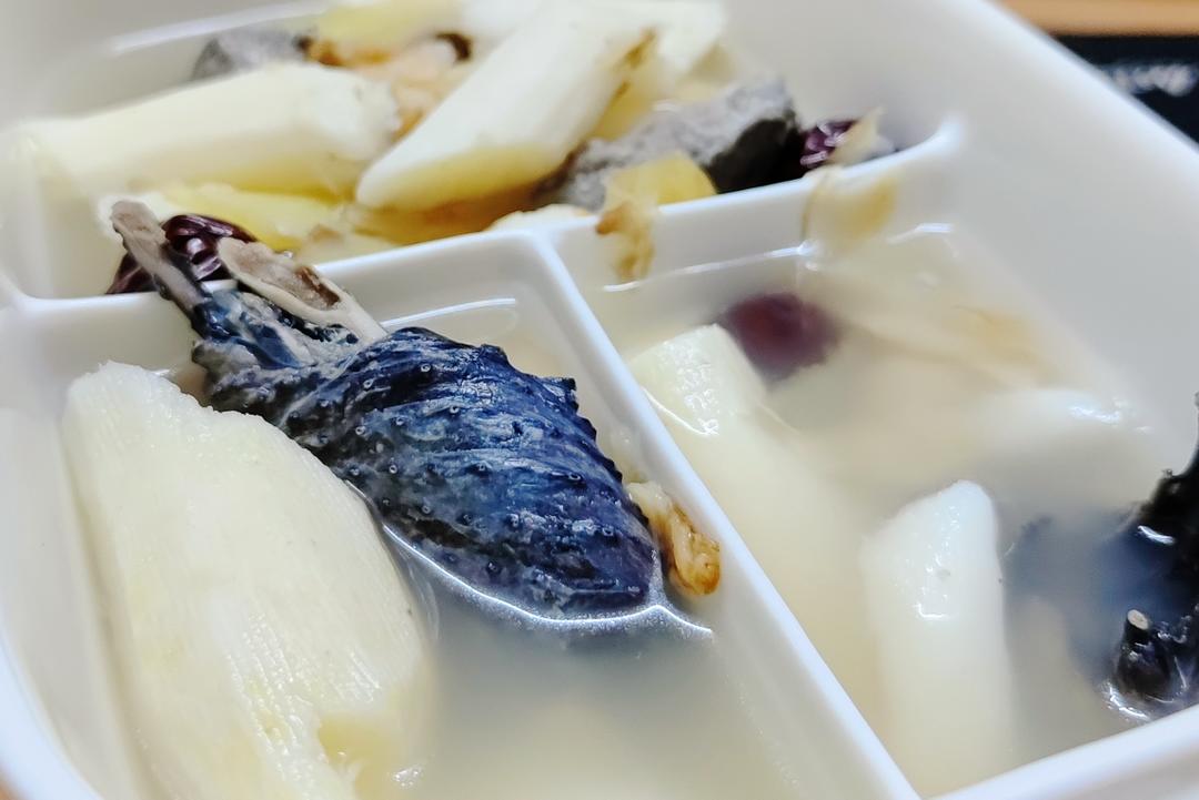 淮山药西洋参乌鸡汤