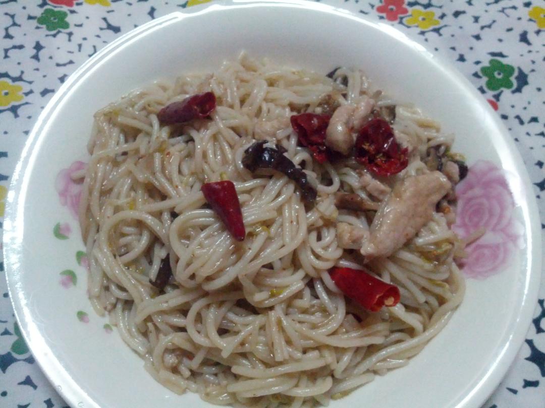 肉丝炒粉的做法