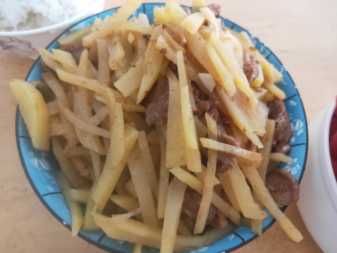 简单快手的土豆丝炒肉丝！拌饭绝绝子！！