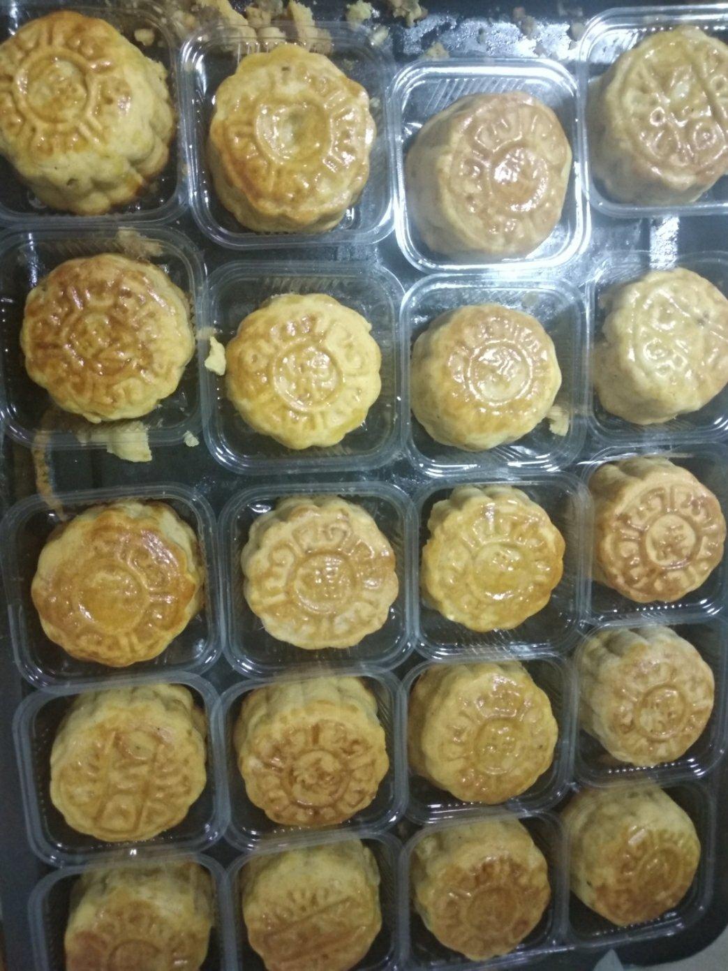 黑芝麻核桃馅月饼