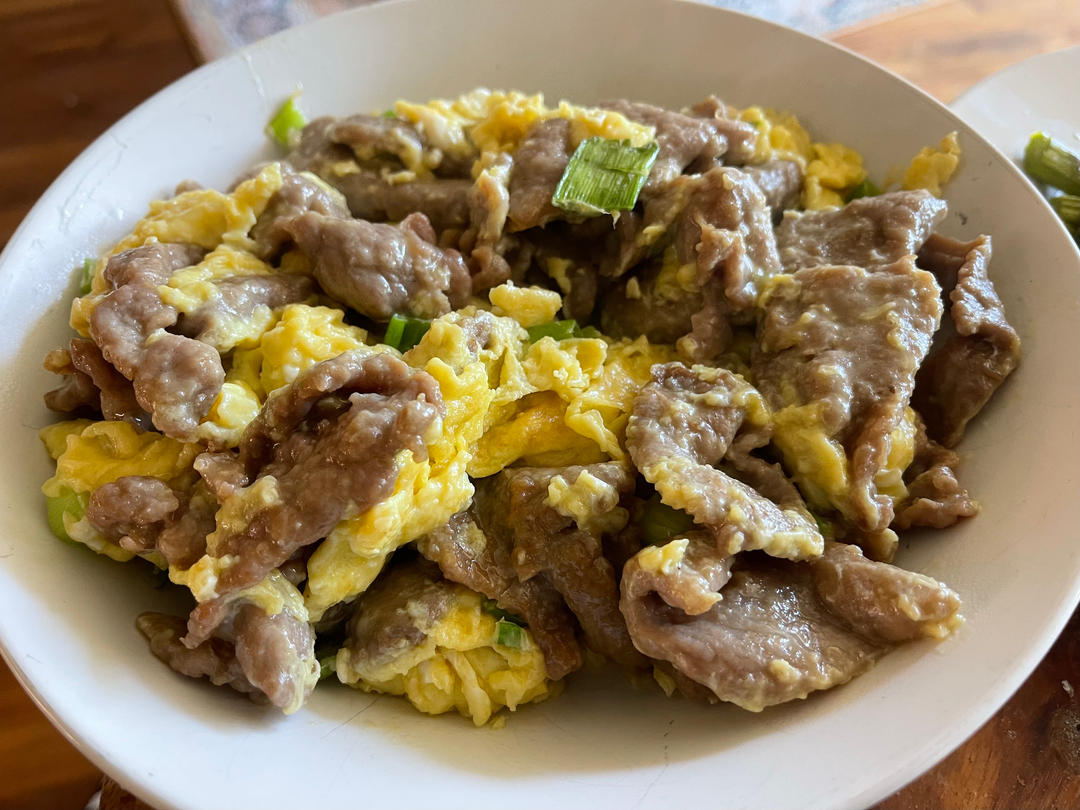 滑蛋牛肉，牛肉滑嫩，鸡蛋松软