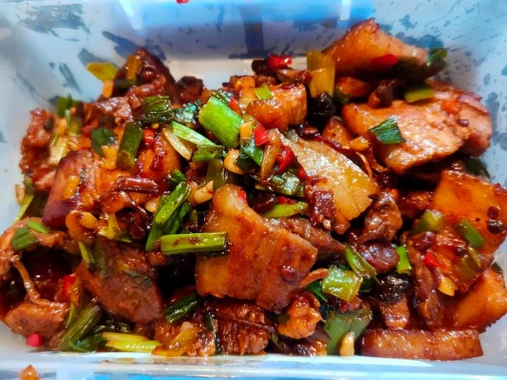 厨师长教你：“回锅肉”的正宗做法，先收藏