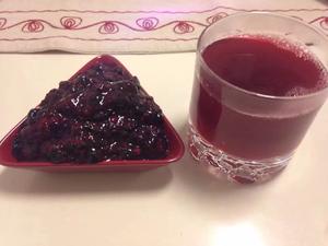 和一位姑娘学做酿果汁-蓝莓，黑加仑覆盆子果汁的做法 步骤8
