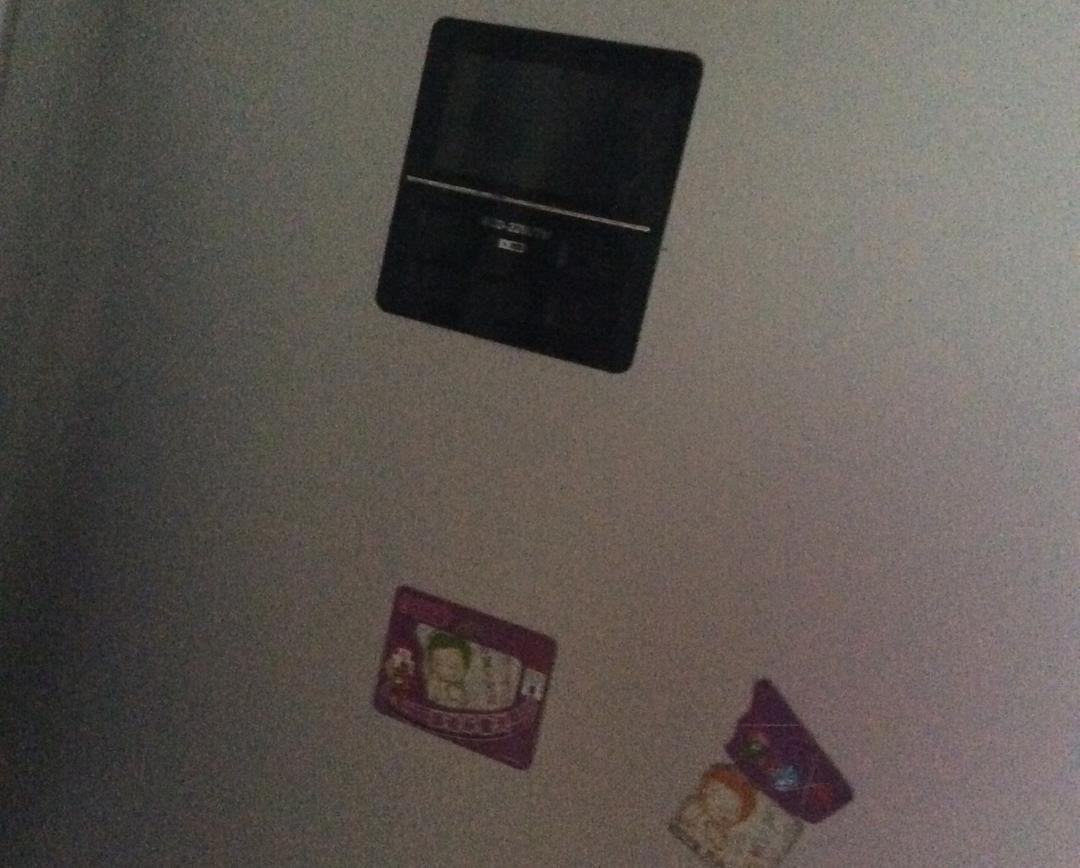 制做铁板冰淇淋（草莓味）