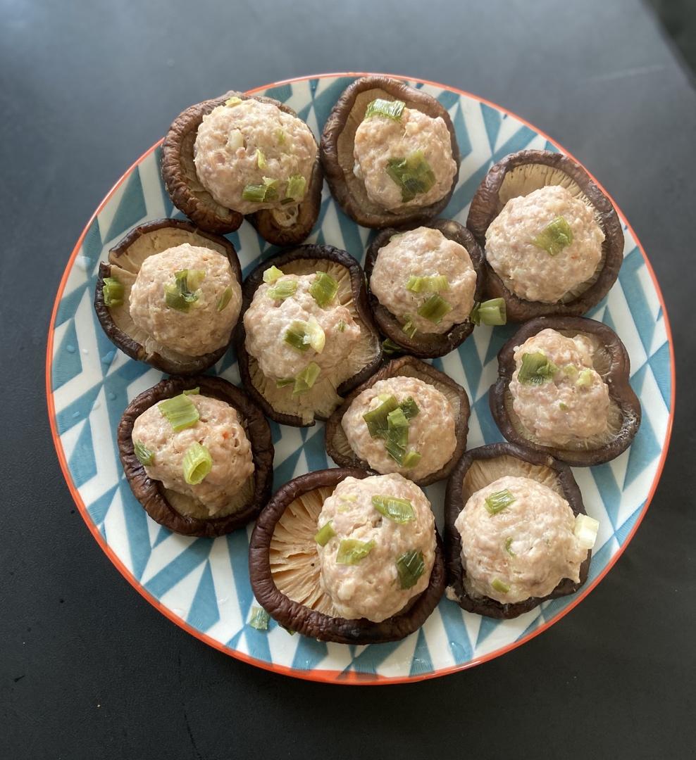 鲜香菇酿虾肉丸
