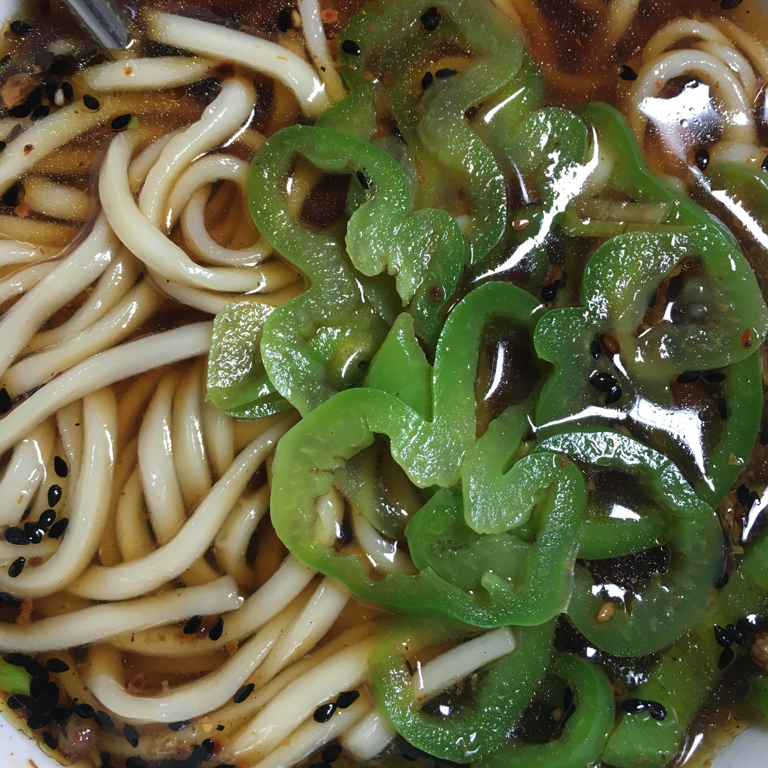 超级无敌美味懒人酸汤麻辣面（十分钟搞定色香味俱全）