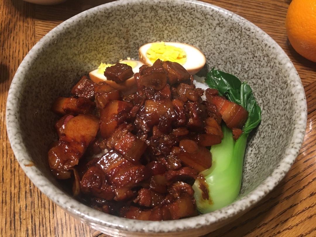 洋葱酥卤肉饭