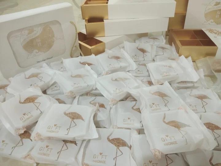 广式月饼—蛋黄莲蓉月饼