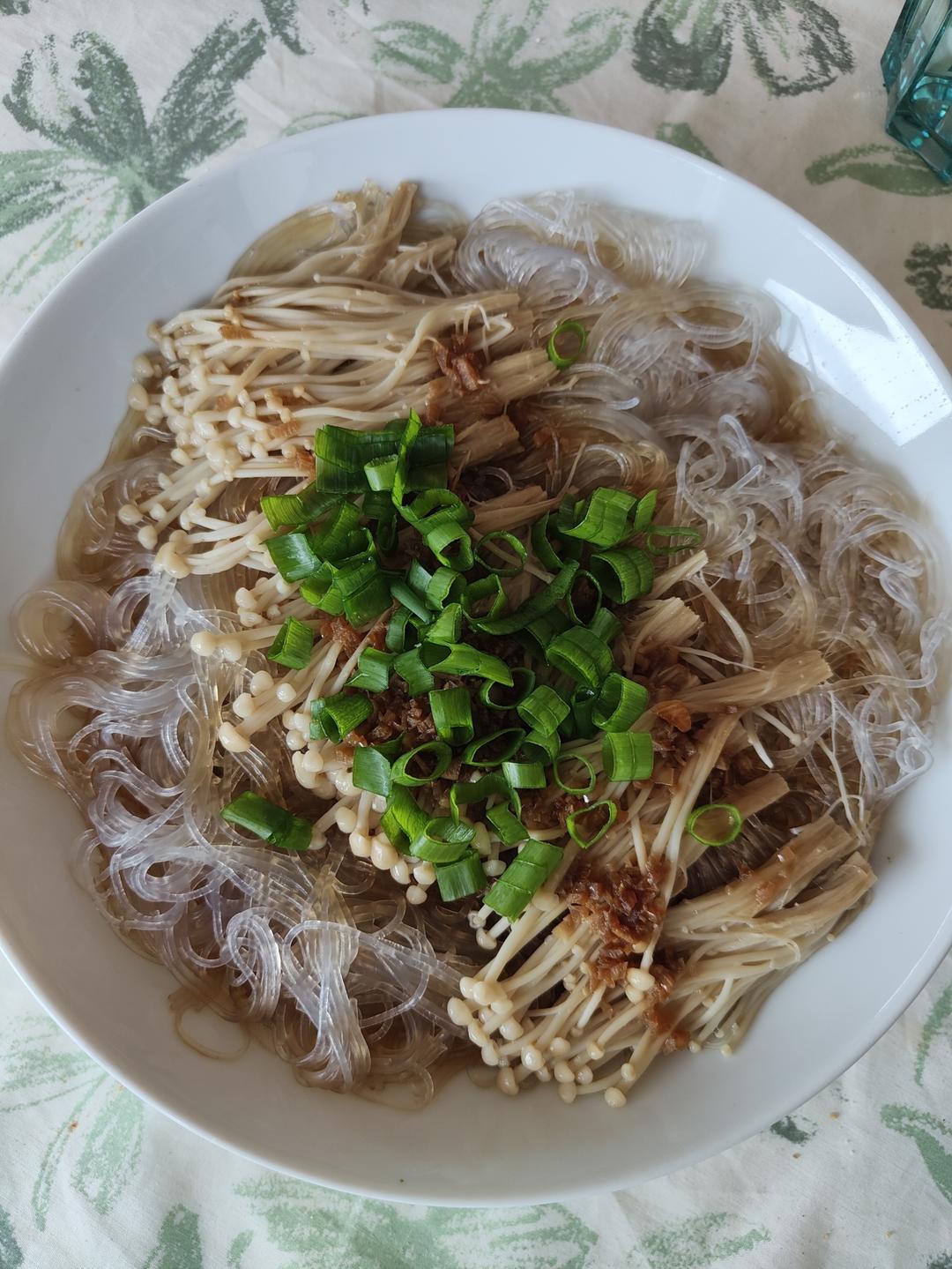 蒜蓉蒸金针菇粉丝（小心上瘾）