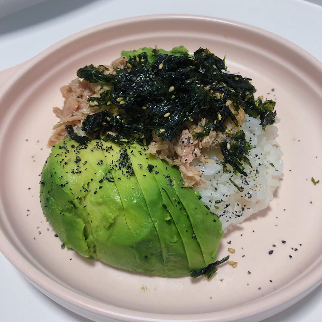 charmaineh做的牛油果海苔肉松拌饭