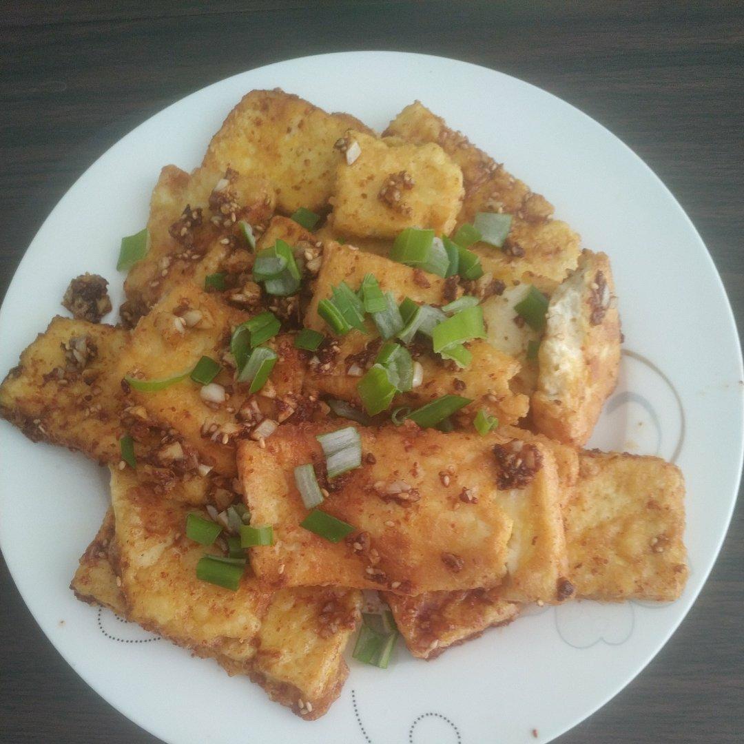 完胜路边摊：香煎孜然豆腐