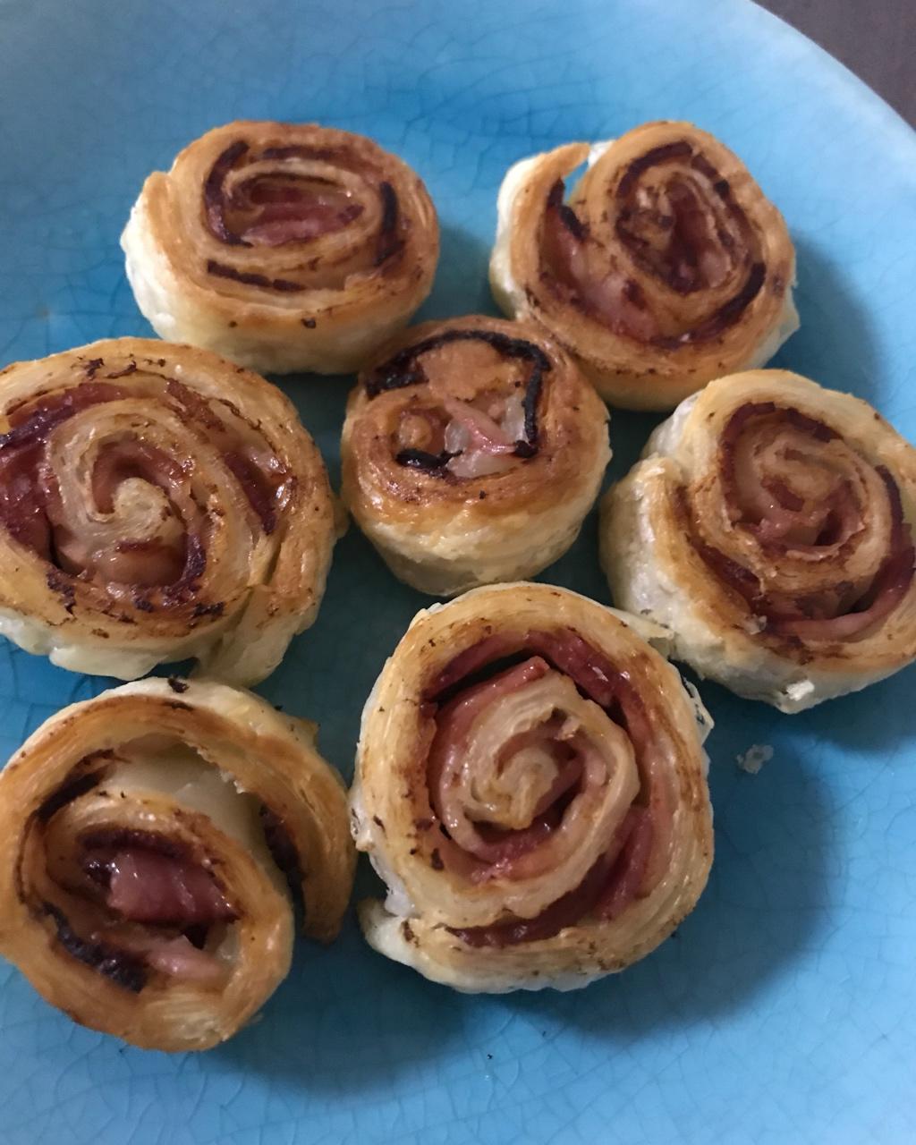 爱小嘉做的酥皮培根卷