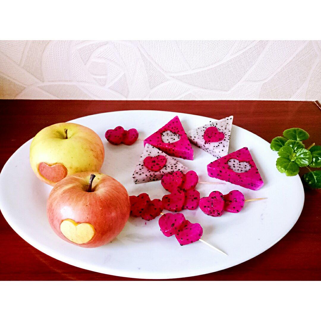 往日随风_做的心心相印(情人节爱心果盘)