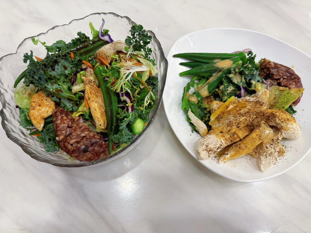 羽衣甘蓝秋葵鸡胸肉沙拉（减脂抗炎版）