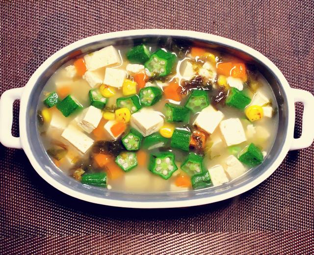 鲜香滑嫩低卡减肥豆腐秋葵汤的做法