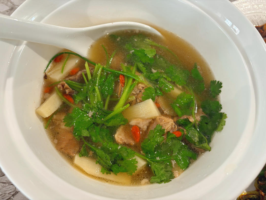 清炖羊肉汤