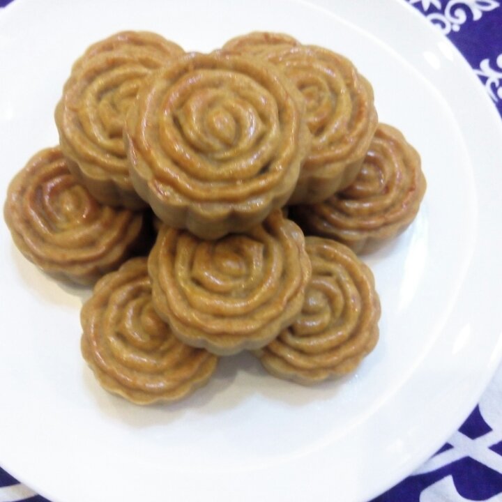 广式月饼—蛋黄莲蓉月饼