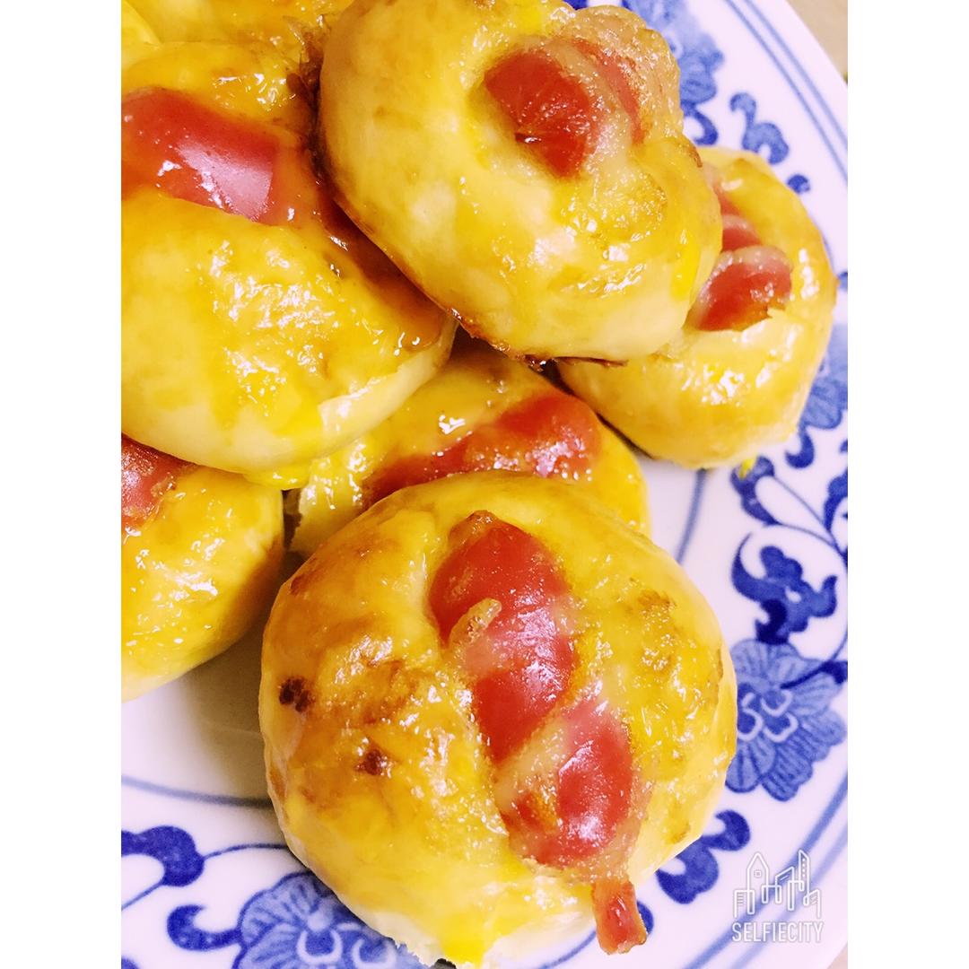 腊肠小面包