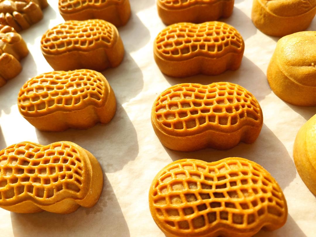 广式月饼—蛋黄莲蓉月饼