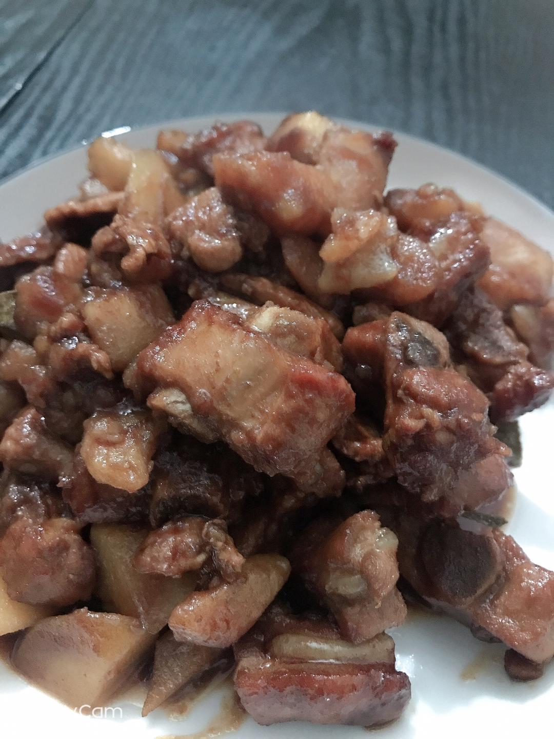 红烧土豆排骨的做法