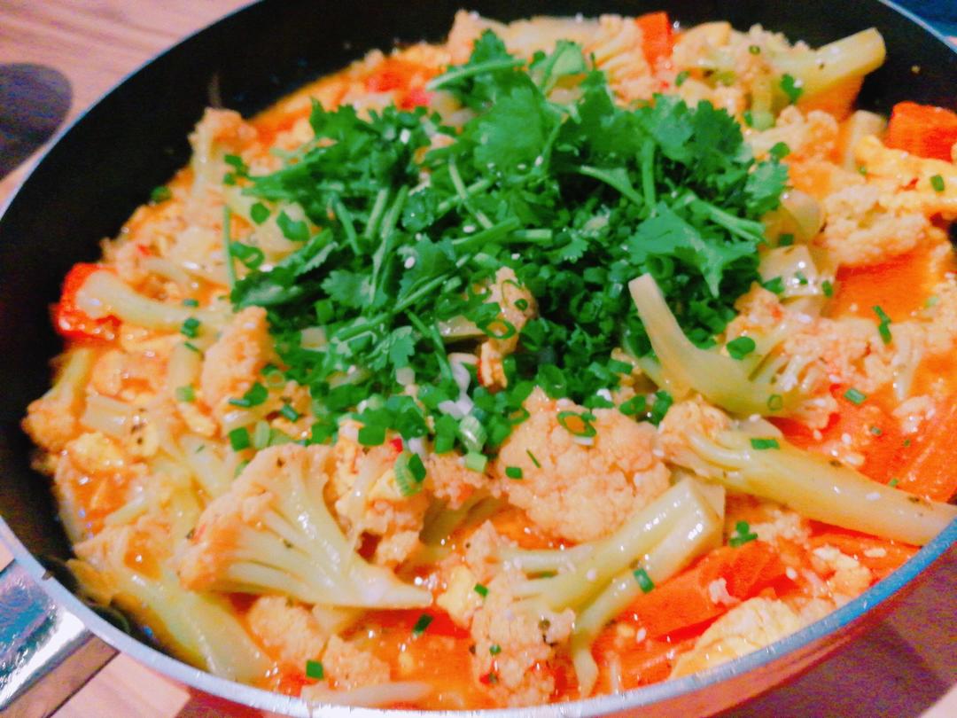 西红柿煎蛋炖花菜的做法